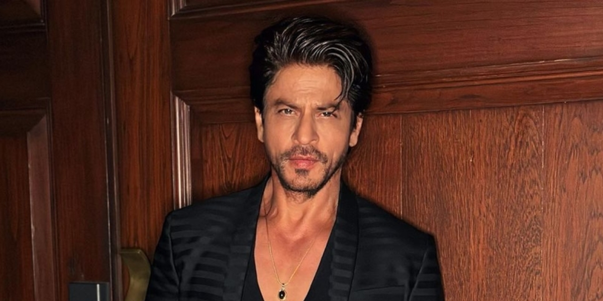 Cara Shah Rukh Khan Menghormati Penggemar Muslimah ini Tuai Pujian