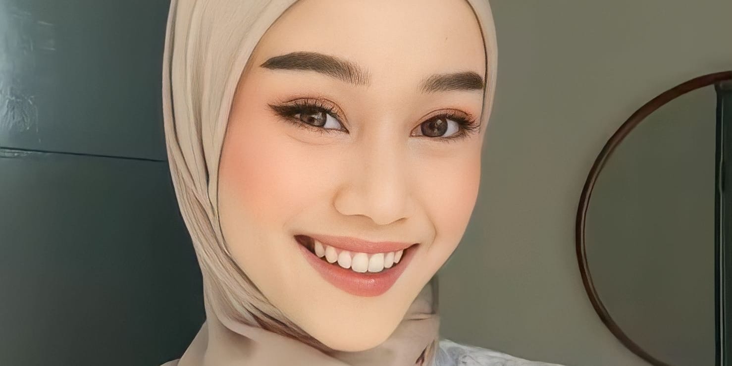 Style Hijab Square Polos, Simpel tapi Cantik, Cocok untuk Hangout