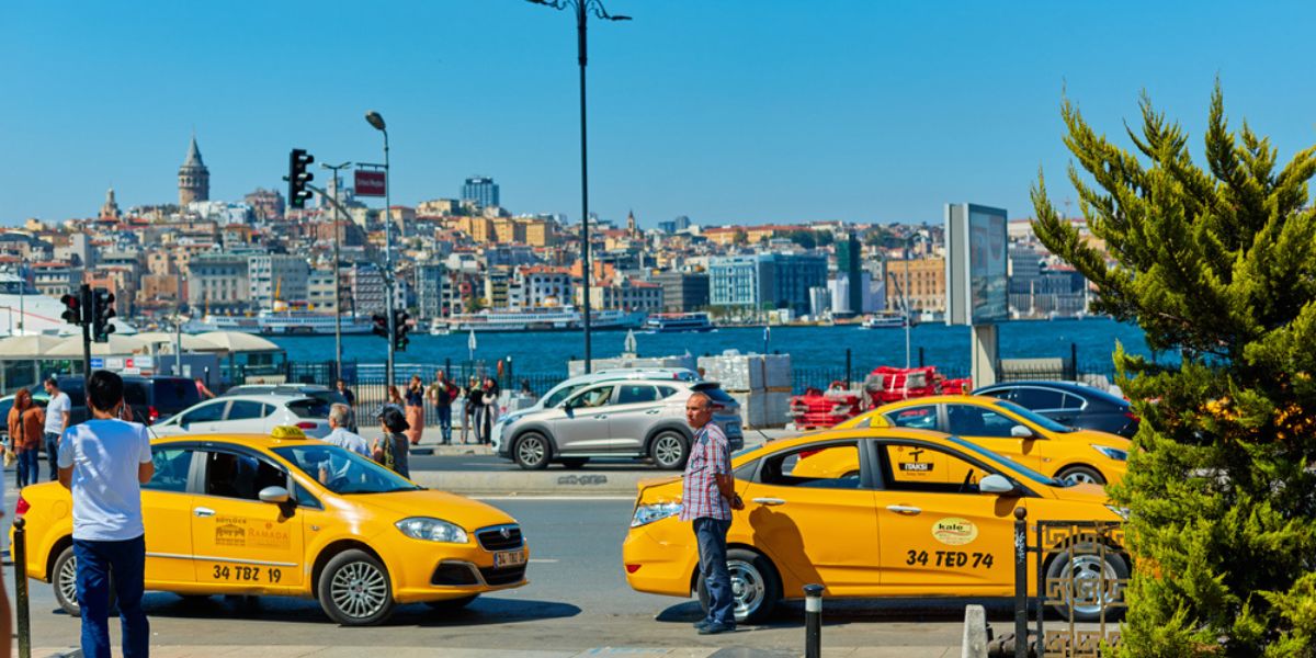 Makin Canggih, Kini Bisa Pesan Taksi Antar Negara dengan Mudah