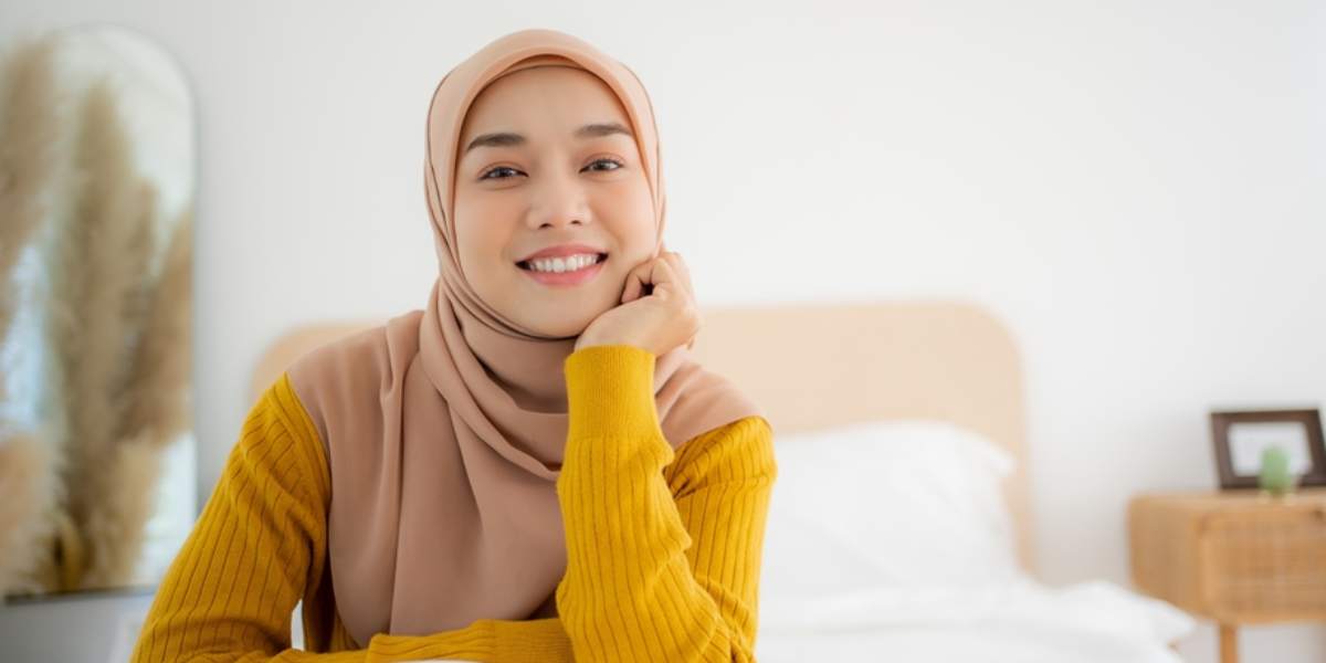 Hijab Segiempat Aksen Ikat, Tampilan Simpel untuk Daily