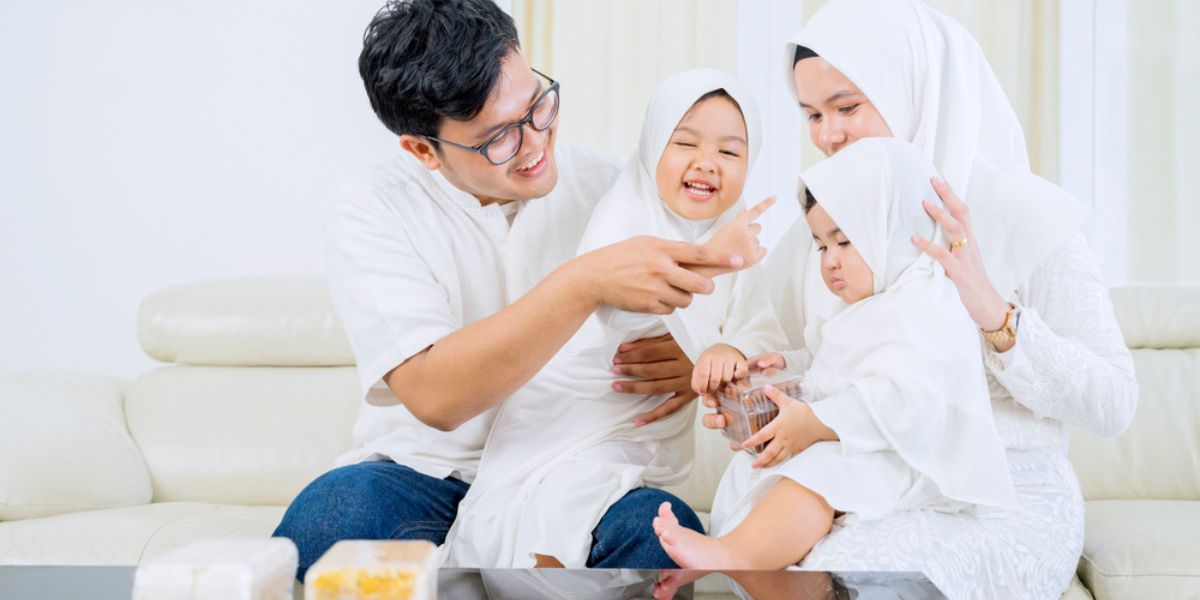 Begini Cara Ajarkan Anak Kelola Uang THR Biar Tak Dianggap Investasi Bodong