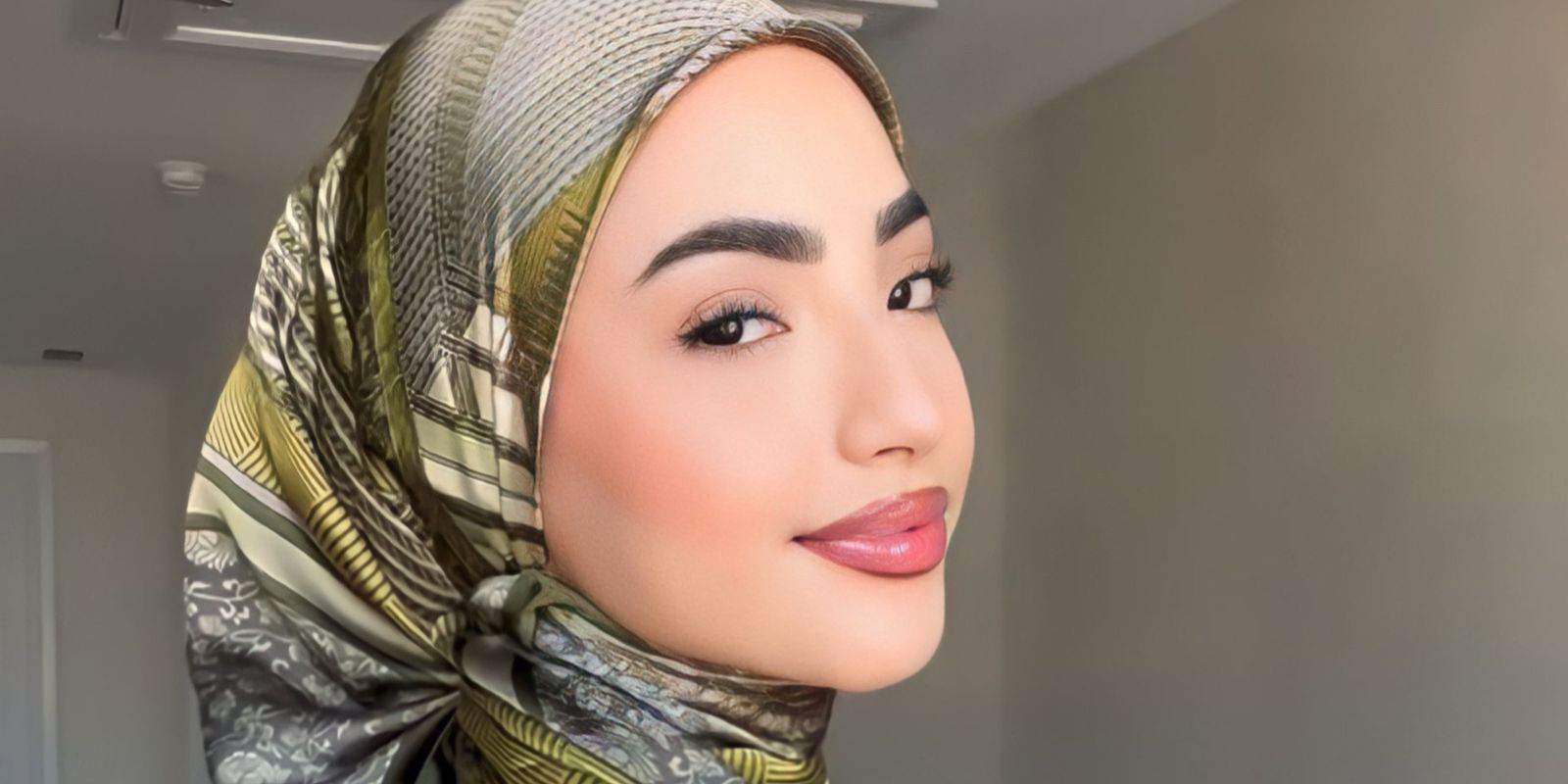 Formal Look dengan Hijab Pattern, Modis nan Memikat