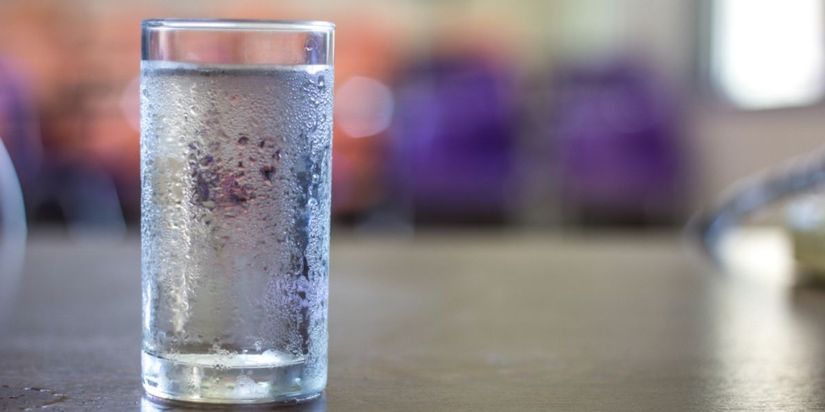 Cek Fakta Minum Air Dingin Saat Cuaca Panas Bikin Pembuluh Darah Pecah 2731