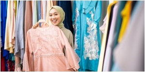 Doa Memakai Baju Baru dan Adab-adabnya yang Wajib Diperhatikan Umat Islam