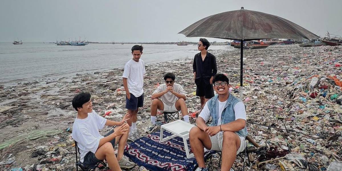 Pantai Terkotor di Indonesia Sedang Dibersihkan Selama 14 Hari