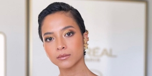 Makeup Nuansa Gold, Putri Marino Stunning di Red Carpet Cannes 