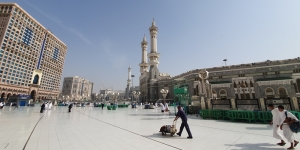 9 Tips Atasi Cuaca Panas bagi Jemaah Haji saat Ibadah di Tanah Suci