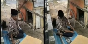 Momen Pilu Kakek Penjual Kerupuk dengan Gerobak Reyot, Tetap Sholat di Pinggir Jalan Meski hanya Beralaskan Tikar