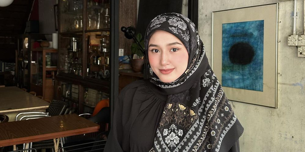 Inspirasi Gaya Seru dengan Hijab Full Printing