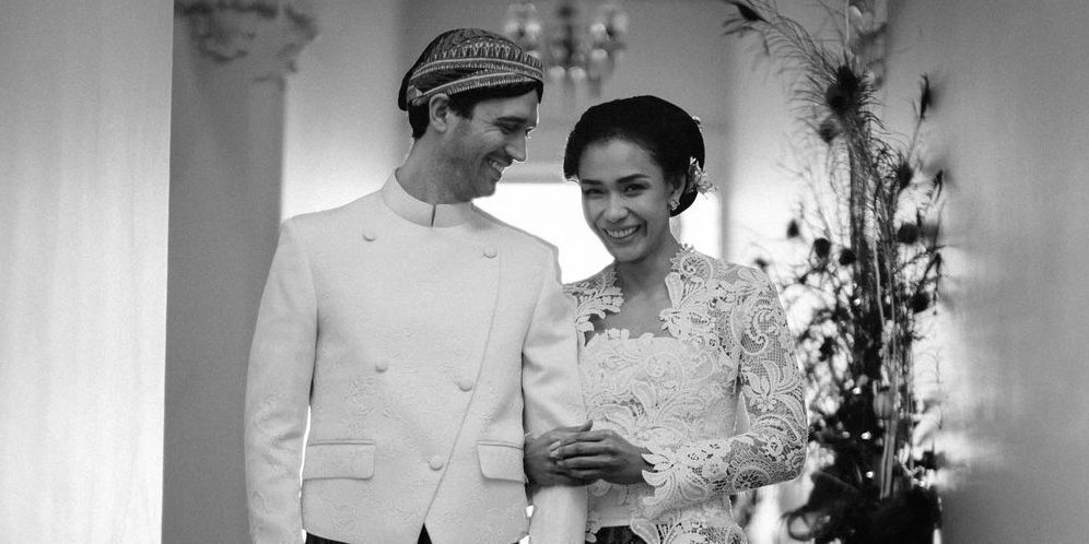 Potret Pernikahan Adinia Wirasti dengan Pria Bule yang Baru Diungkap