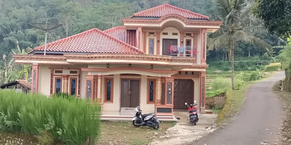 Viral Rumah Megah di Pinggir Sawah, Dikira Milik Pejabat Ternyata Penjual Siomay, Lihat Potretnya