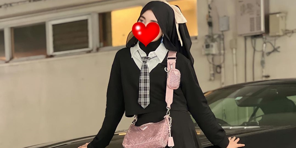 Penyanyi Cantik Berhijab ini Dihujat Gegara Pakai Stocking Transparan, Paha Sampai Terlihat, Lihat Potretnya