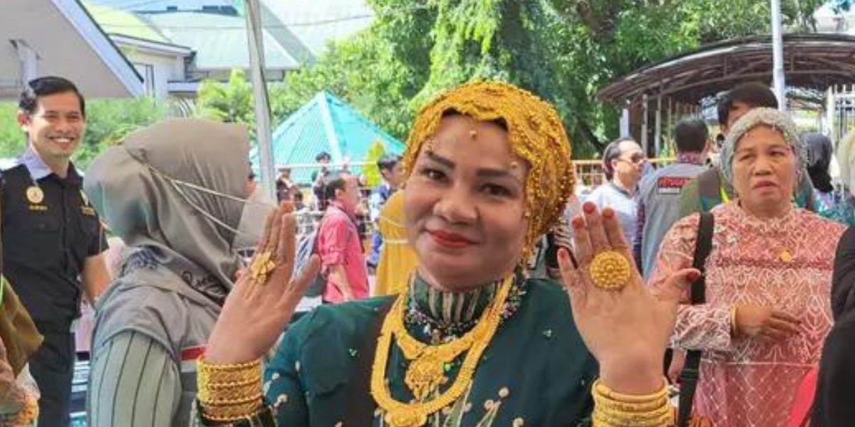 Sudah Berlagak bak Sultan Pamer Perhiasan, Emas 180 Gram Jemaah Haji Makassar Ternyata Cuma Imitasi