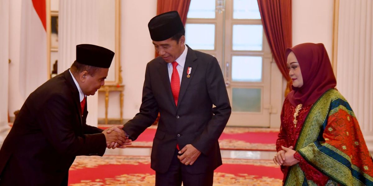 Sosok Paiman Raharjo, Dulu Tukang Sapu Kini Dilantik Jokowi Jadi Wakil Menteri Desa PDTT