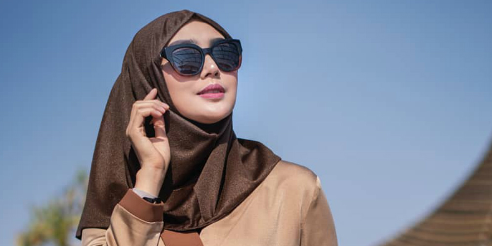 Fenita Arie Terapkan Color Block Hijab dan Dress, Look Jadi Lebih Stylish