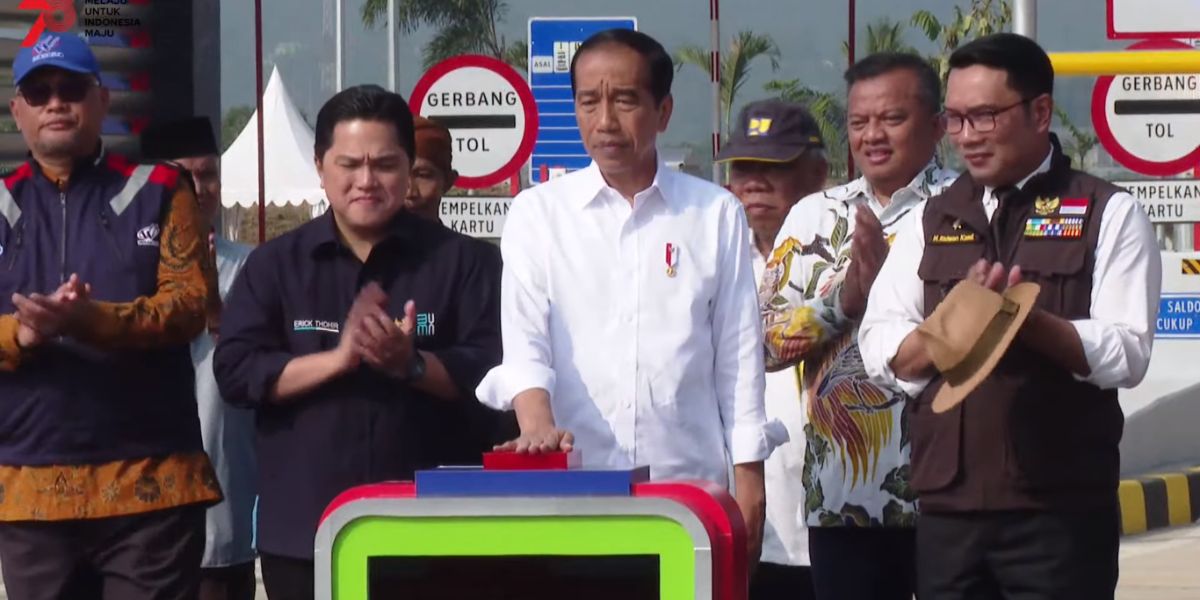 Momen Kocak Menteri Basuki Tawarkan Jajanan Tutut ke Jokowi: Bagus untuk Pertumbuhan Rambut Pak