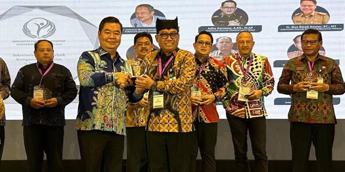 Jadi Sekda Terbaik Tingkat Kabupaten, Mujiono Raih Penghargaan Askompsi Digital Leadership Government Awards 2023