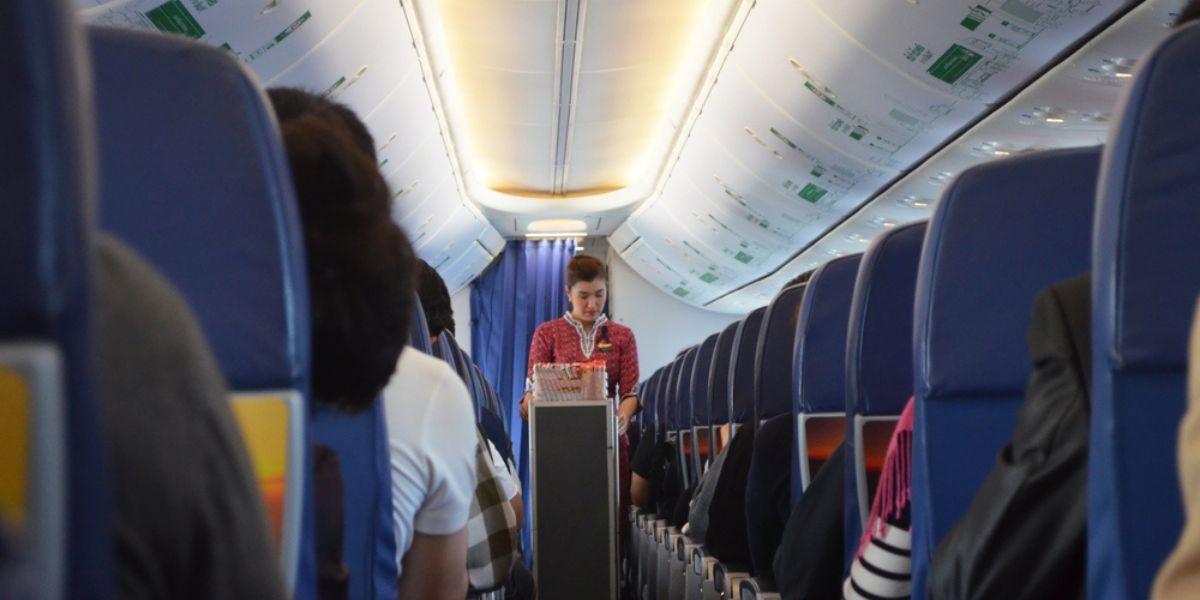 Gelagat Pramugari Bisa Jadi Kode Penerbangan dalam Bahaya atau Tidak, yang Suka Naik Pesawat Wajib Tahu