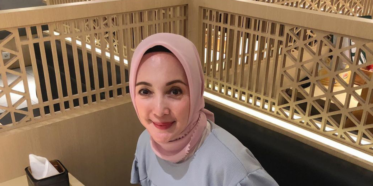 Dulu Model yang Terkenal karena Peran Antagonis, Artis Pemenang FFI Ini Sekarang Jualan Baju Muslim, Lihat 5 Potret Terbarunya