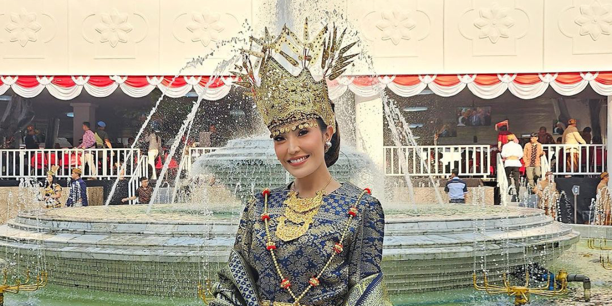 Cantik Banget! Penampilan Ayu Dewi Hadiri Perayaan Hut RI ke-78 di Istana Negara