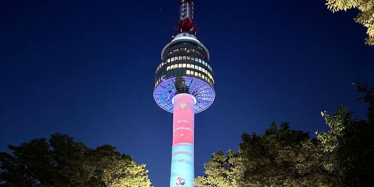 Potret Menara Ikonik Namsan di Korsel Bernuansa Merah Putih di HUT Kemerdekaan RI ke-78