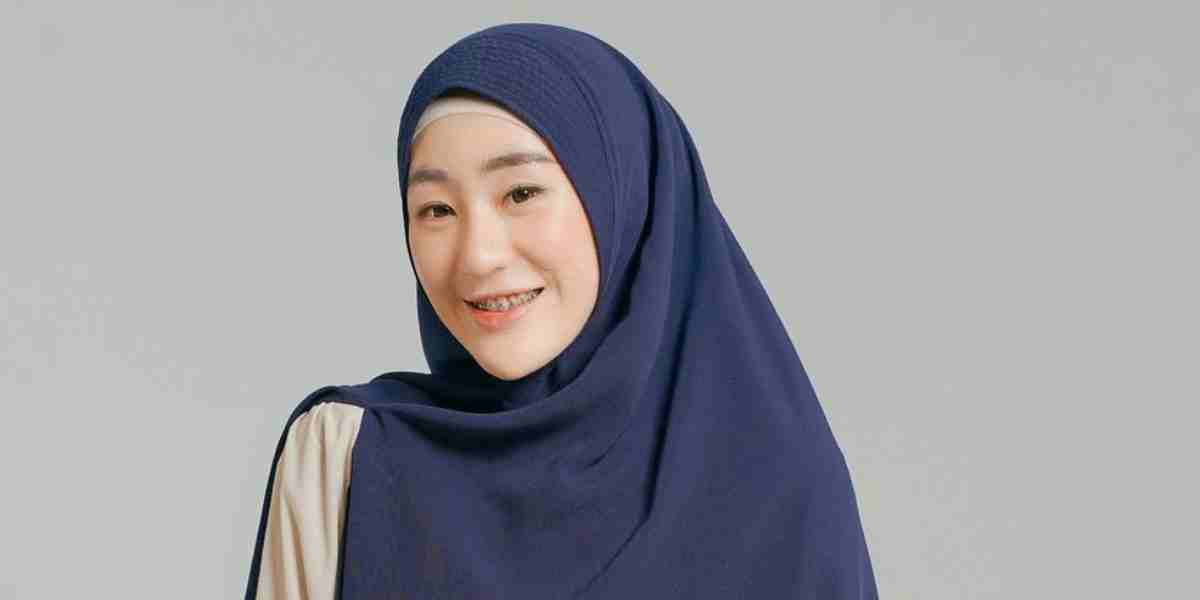 Tutorial Hijab Layer dari Larissa Chou, Cocok untuk Tampilan Anggun.