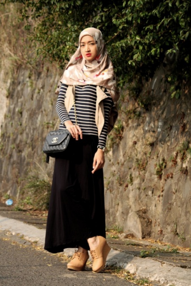 Foto Gaya Hijab Nyentrik Blogger Bandung  Dream.co.id