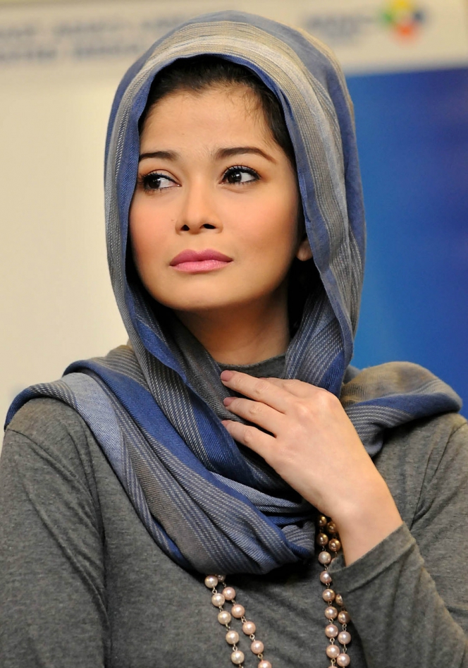 Jihan Fahira Makin Cantik Berhijab - Foto 4  Dream.co.id