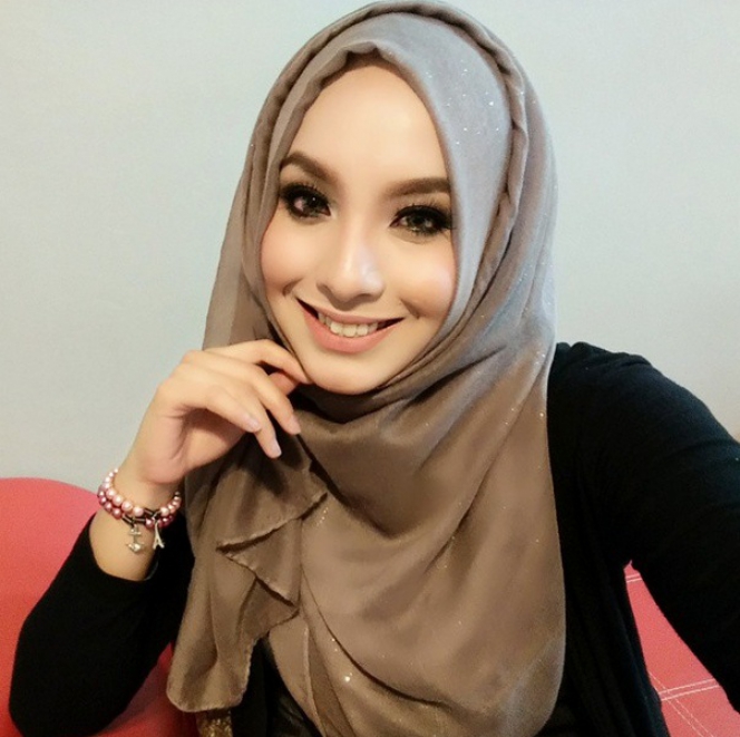 Cantiknya Selebgram Hijab Mya Zulkifli Foto 2 Dream 