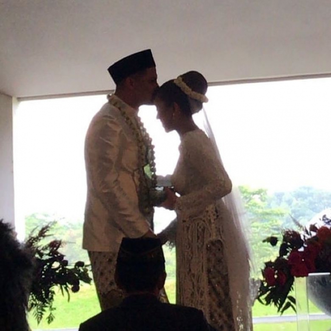 Momen Romantis Pernikahan Keenan Pearce Dan Gianni Fajri Dream Co Id