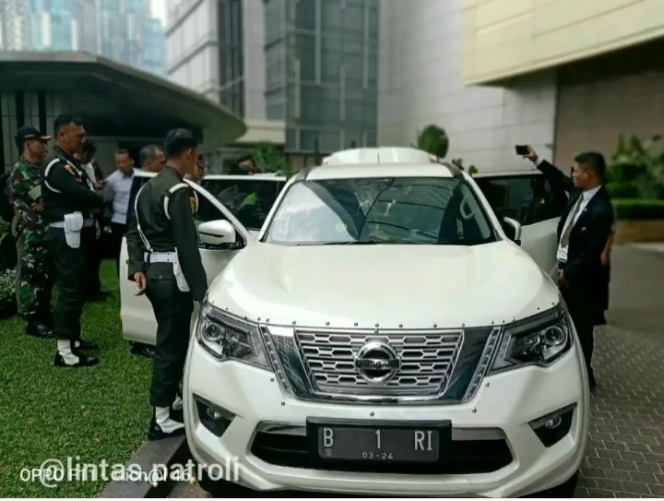 Misteri Mobil B 1 RI Berisi Parang Saat Pelatikan Jokowi
