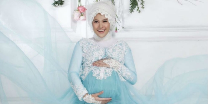 Cantiknya Adhitya Putri Saat Maternity Shoot Kehamilan Kedua