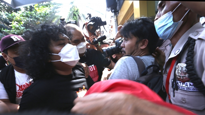 FOTO: Marshel Widianto Penuhi Panggilan Polisi Terkait Pembelian Konten Syur Dea Onlyfans
