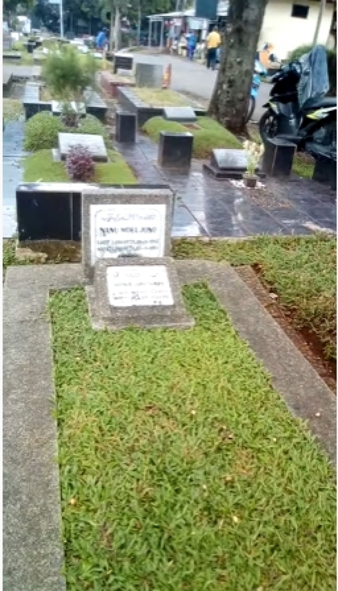 9 Potret Kondisi Makam Nunu Warkop DKI yang Jarang Disorot, Ditumpuk dengan Kuburan Lain!