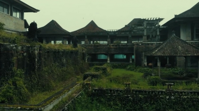 9 Potret Hotel Terbengkalai Milik Tommy Soeharto yang Dijuluki Istana Hantu, Seram Banget!