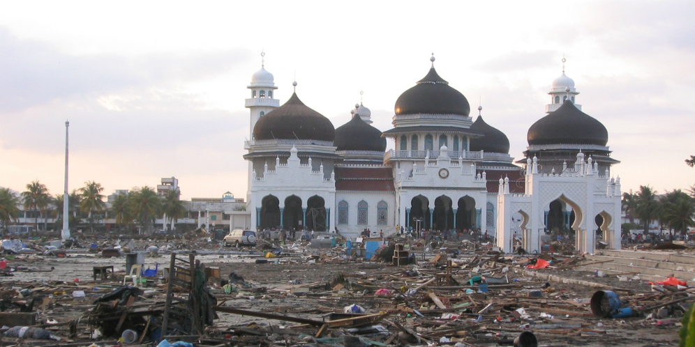 Mengenang Keajaiban Masjid Baiturrahman Saat Tsunami