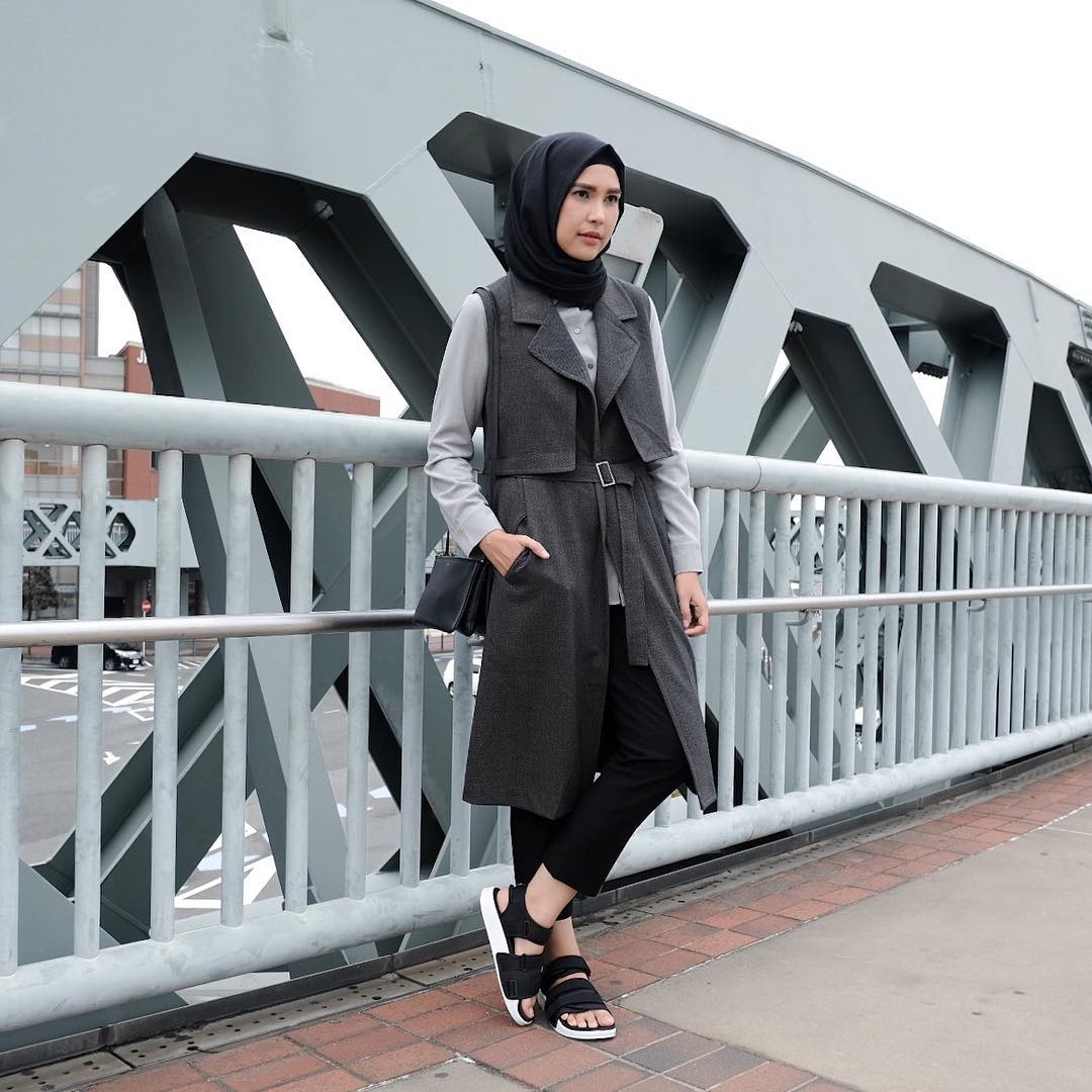 Style Busana Simpel Minimalis Desainer Rani Hatta HijabDreamcoid