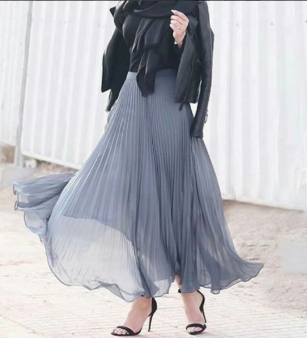 5 Inspirasi Padupadan Pleats Skirts dari Selebgram Luar 