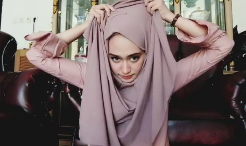 Tutorial Hijab Instan 30 Detik ala Shella  Al Aztha Dream 