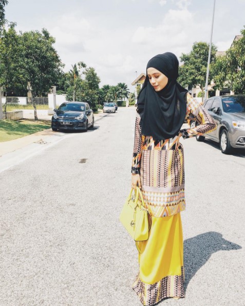 Inspirasi Mix and Match Tunik dengan Rok untuk Hijaber 