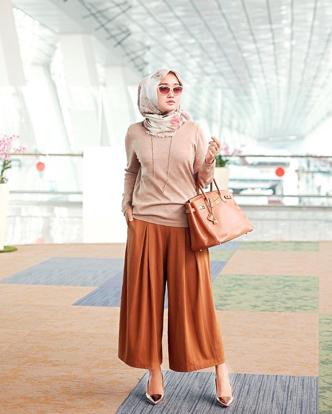 Gambar Hijab Style Airport Terbaru | Styleala