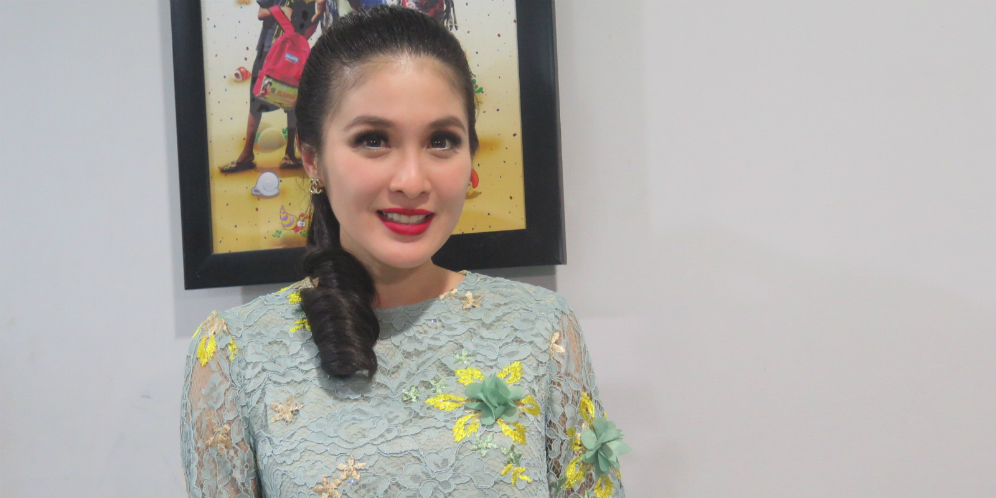 Hamil Besar, Sandra Dewi Masih Sibuk Kerja