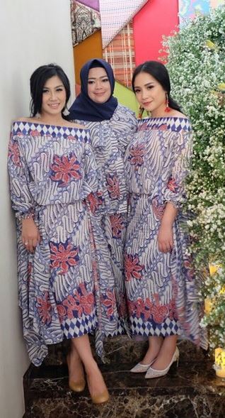 1010 Model Baju Batik Nagita Gratis