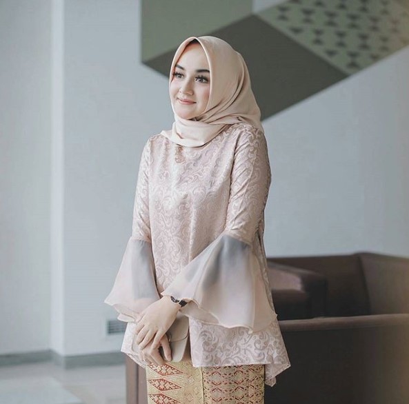 Inspirasi Gaun Kebaya Brokat