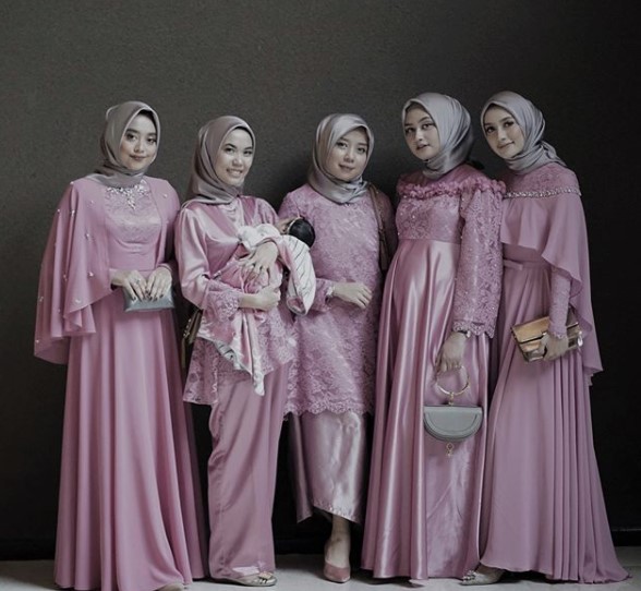 Model Baju  Bridesmaid Hijab Terbaru Tutorial Hijab Terbaru