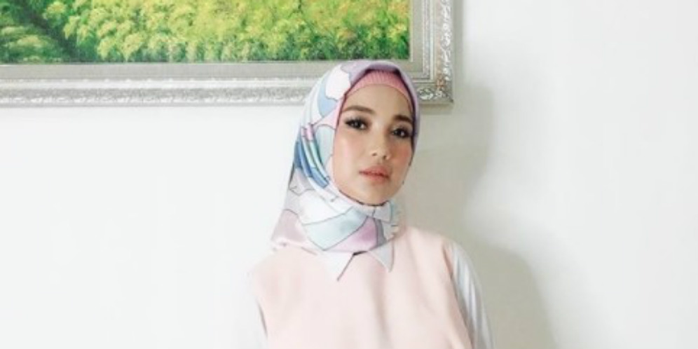 Buktikan Ucapannya, Chacha Frederica Resmi Berhijab