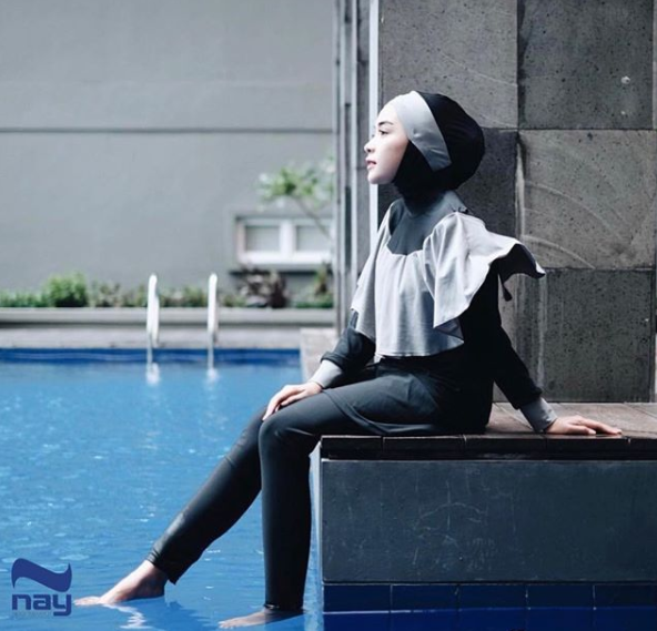  Baju  Olahraga Nyaman dan Stylish Buat Hijabers  Dream co id