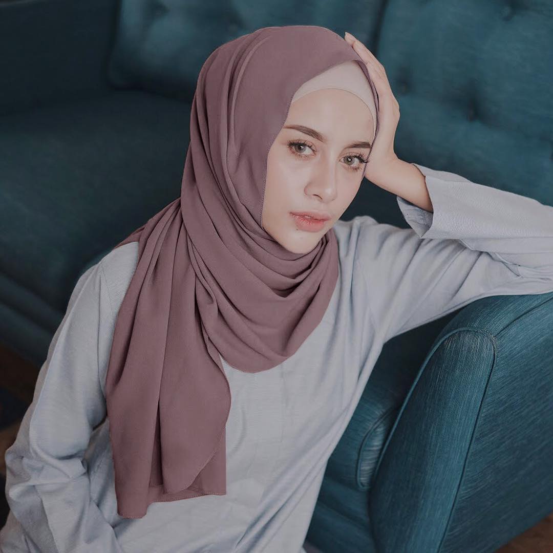5 Warna  Hijab  yang Wajib Dimiliki Hijabers Kekinian  