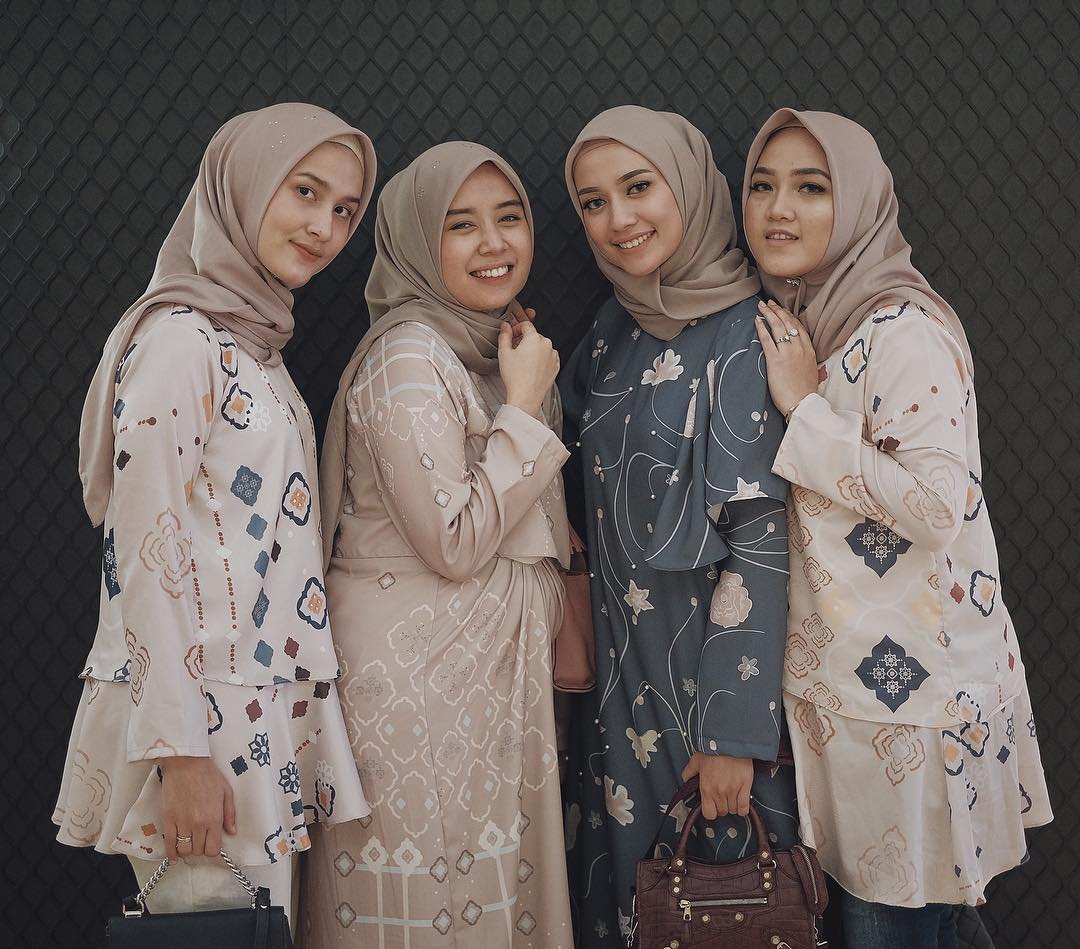 5 Warna Hijab yang Wajib Dimiliki Hijabers Kekinian 