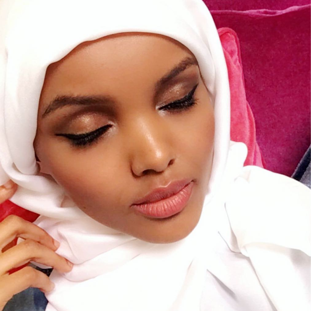 Makeup Lebaran Buat Kulit Sawo Matang Ala Halima Aden Dreamcoid